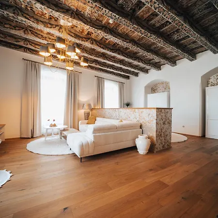 Nm Boutique 4*